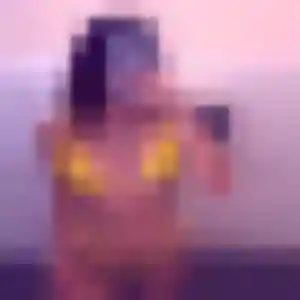 Emma, 20 ans, disponible à Arnage pour un rencontre cougar