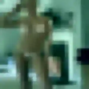 Découvre Xaviere, 22 ans à Aÿ-Champagne en privé