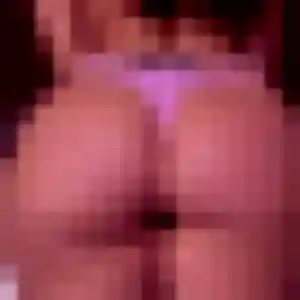 Emilie, 20 ans, connectée à Bon-Encontre pour une rencontre coquine