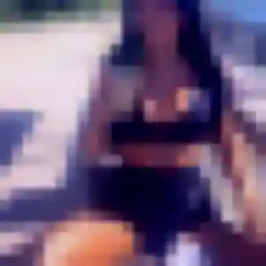 Theresa (25 ans) à Chamonix-Mont-Blanc propose un rencontre cougar maintenant