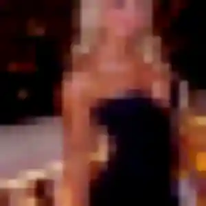 Elena, 19 ans, connectée à Chauray pour un rencontre cougar