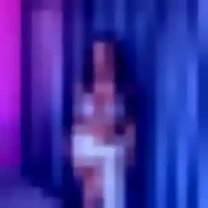 Roxane de Claye-Souilly, 27 ans - rencontre cougar sans lendemain
