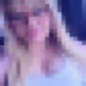Laura (23 ans) à Clisson cherche un rencontre cougar aujourd'hui
