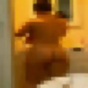 Photo de Leonore à Grenade (28 ans) - rencontre cougar sans inscription