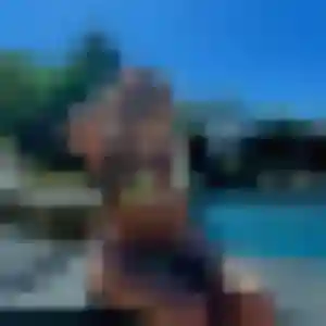 Sexy Flore, 20 ans à Grézieu-la-Varenne - voir sa photo
