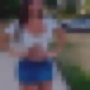 Camille, femme de 28 ans veut rencontre cougar à Les Essarts-le-Roi