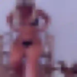Photo de Dina à Les Mureaux (33 ans) - rencontre cougar anonyme