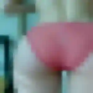 Eleonore, fille de 24 ans cherche rencontre cougar à Moëlan-sur-Mer