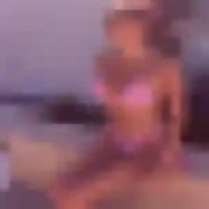 Découvre Zephyrine, 21 ans à Saint-Leu en privé