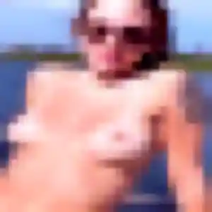 Belle Bettina, 38 ans à Saint-Pierre-du-Perray - voir sa photo