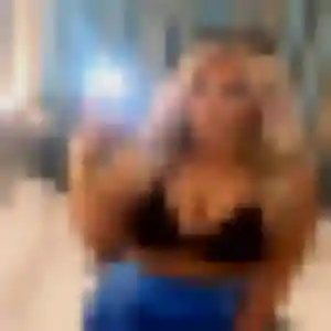 Oumaima, 24 ans, veut un rencontre cougar à Santes