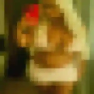 Rejoins Celia, 31 ans à Torcy en privé