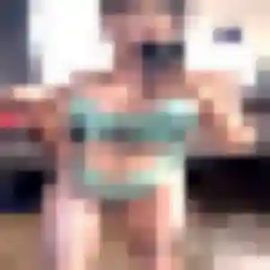 Flavie (21 ans) à Vaujours attend un rencontre cougar ce soir