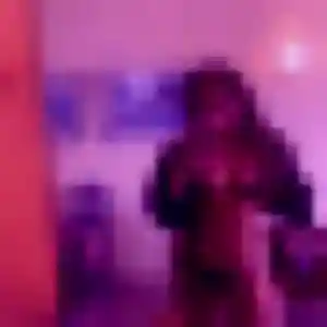 Cyrielle, femme de 33 ans propose rencontre cougar à Veigné