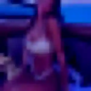Aisha (20 ans) à Villeneuve-Saint-Georges cherche une rencontre maintenant